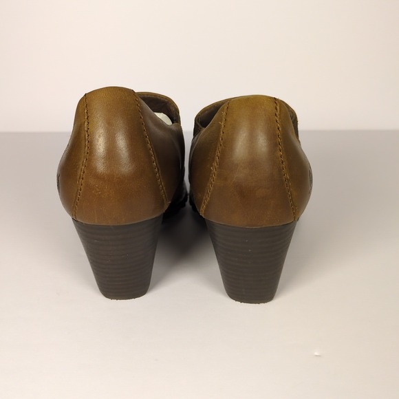 Born Boots Womens 7 Gertrude Slip On Low Bootie W81296 Brown Leather Heels NWOB - Picture 3 of 8